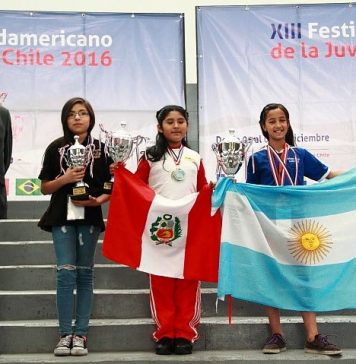 Ariqueña Naomi Casilla del Club Jaque 64 logra Medalla para Chile!